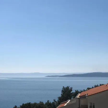 Lux Lara Baska Voda